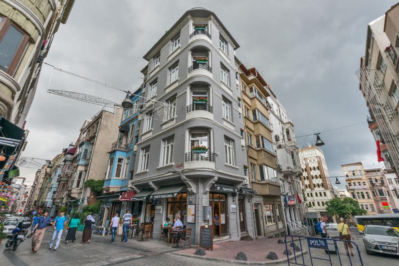 IQ Hotel Istanboel Buitenkant foto